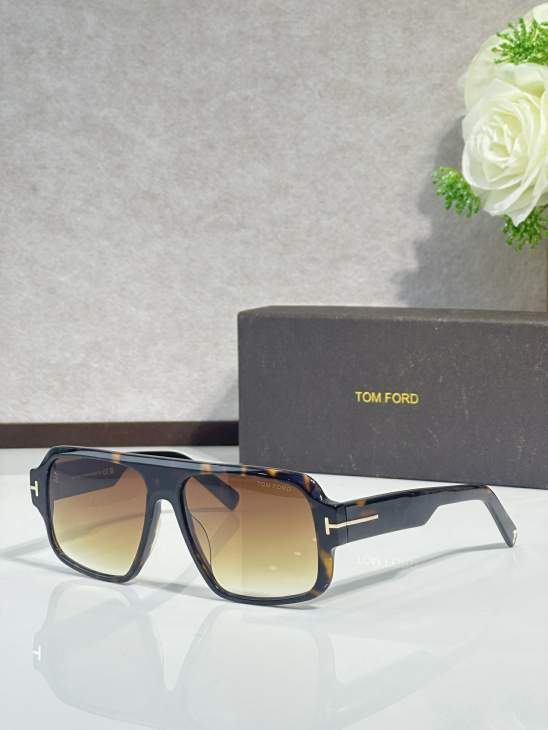 Picture of Tom Ford Sunglasses _SKUfw76439974fw